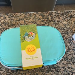 Sun Squad Picnic Cooler  For 36 Cans 