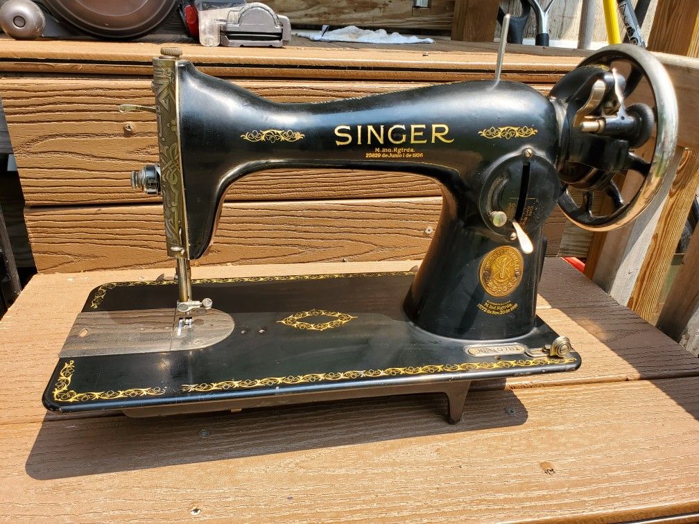 Singer Sewing Machine