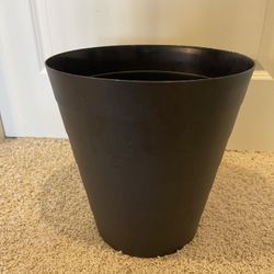 Black Trashcan