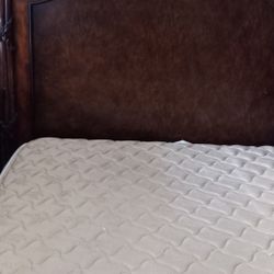Nice Solid Wood Queen Bedroom Set 