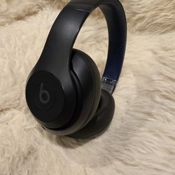 Beats Solo4 Wireless Headphones - On-Ear Wireless Headphones