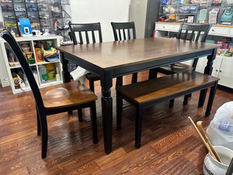 Two-Tone Solid Wood Dining Set (Table, 4 Chairs, Bench) - Excellent Condition