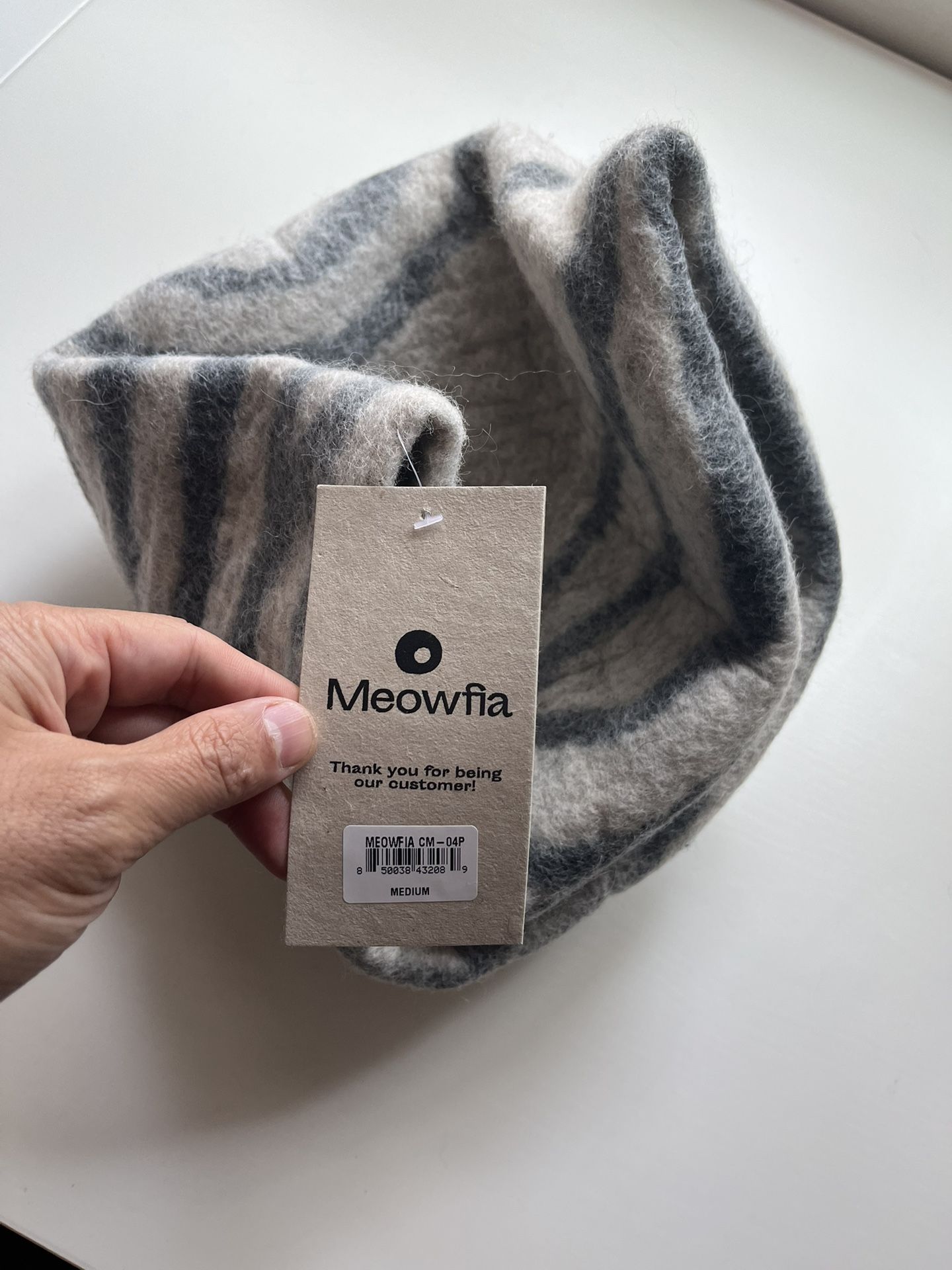Meowfia Wool Cat Cave - Brand New, Never Used