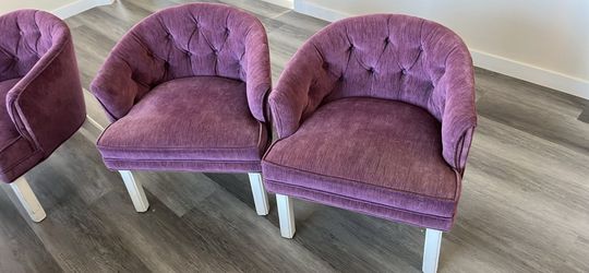 Purple tufted accent chair