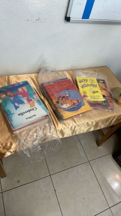 Disney Books Lot