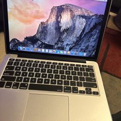 Macbook with Retina Display 13.3 Inch