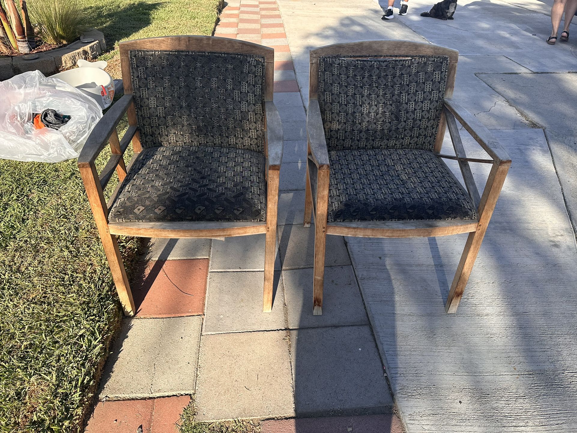 FREE Chairs 