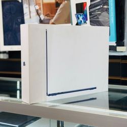 MacBook Air M3 Chip 13 Inch