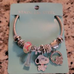 Snoopy Peanuts Charm Bracelet Brand New 