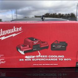 *NEW* Milwaukee M18 18V FORGE 8.0 Ah Battery with M18 18V Dual Supercharger