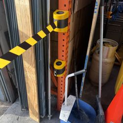 Magnetic retractable Barrier 30’