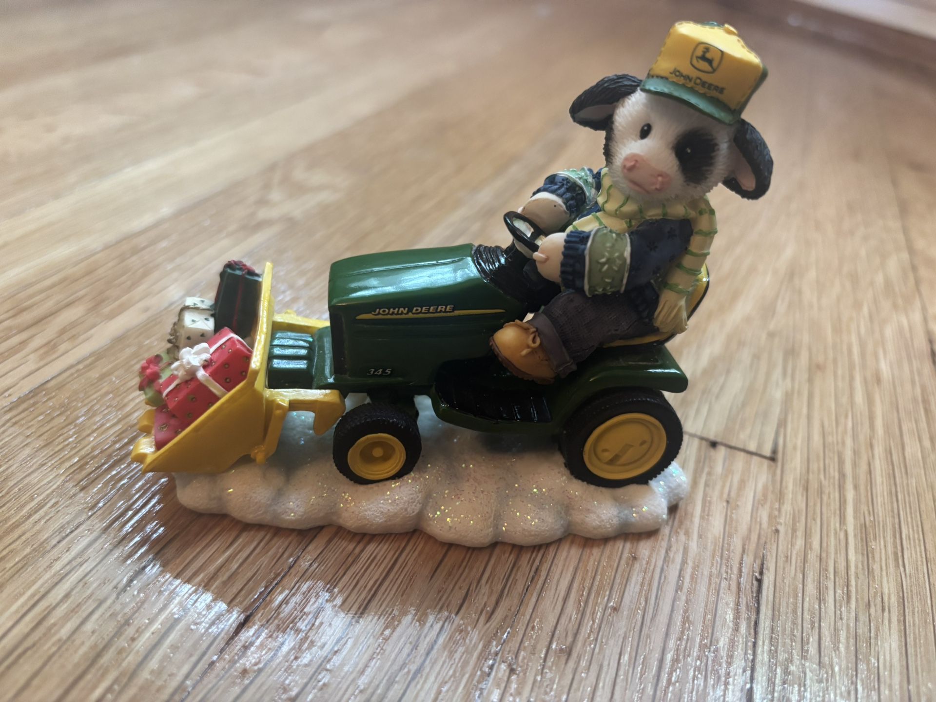 Mary’s Moo Moos John Deere Holiday Figurine – 2001 Collectible