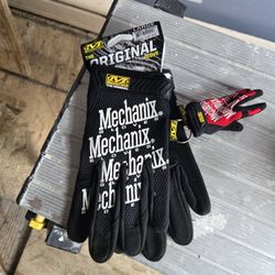 Masters Mechanix Gloves ,large And Medium 