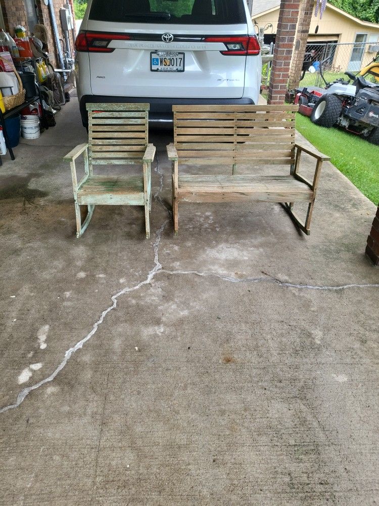 Old Oak Rocker An Loveseat