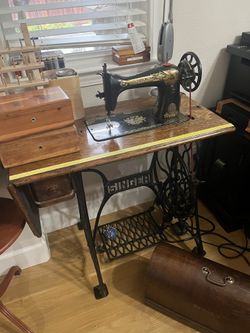 Antique Signer Treadle Sewing Machine Model 15