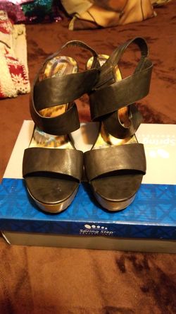 Sandals size 10
