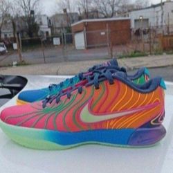 Brand New And Original Men's Nike Air LeBron James Sneakers Size 9.5 