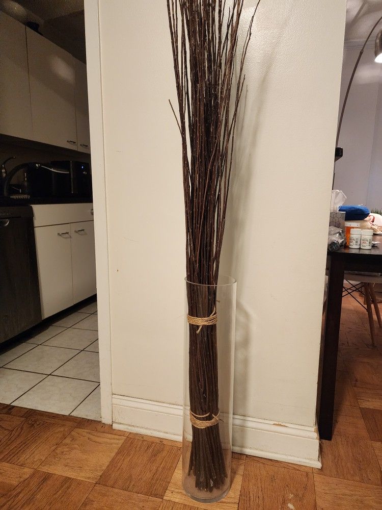 Vase with dried bouquet