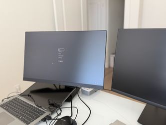 2 HP Monitors – Excellent Working Condition