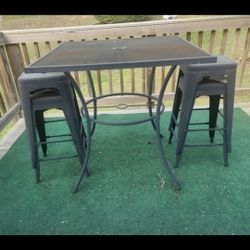 Outdoor Table And Chairs