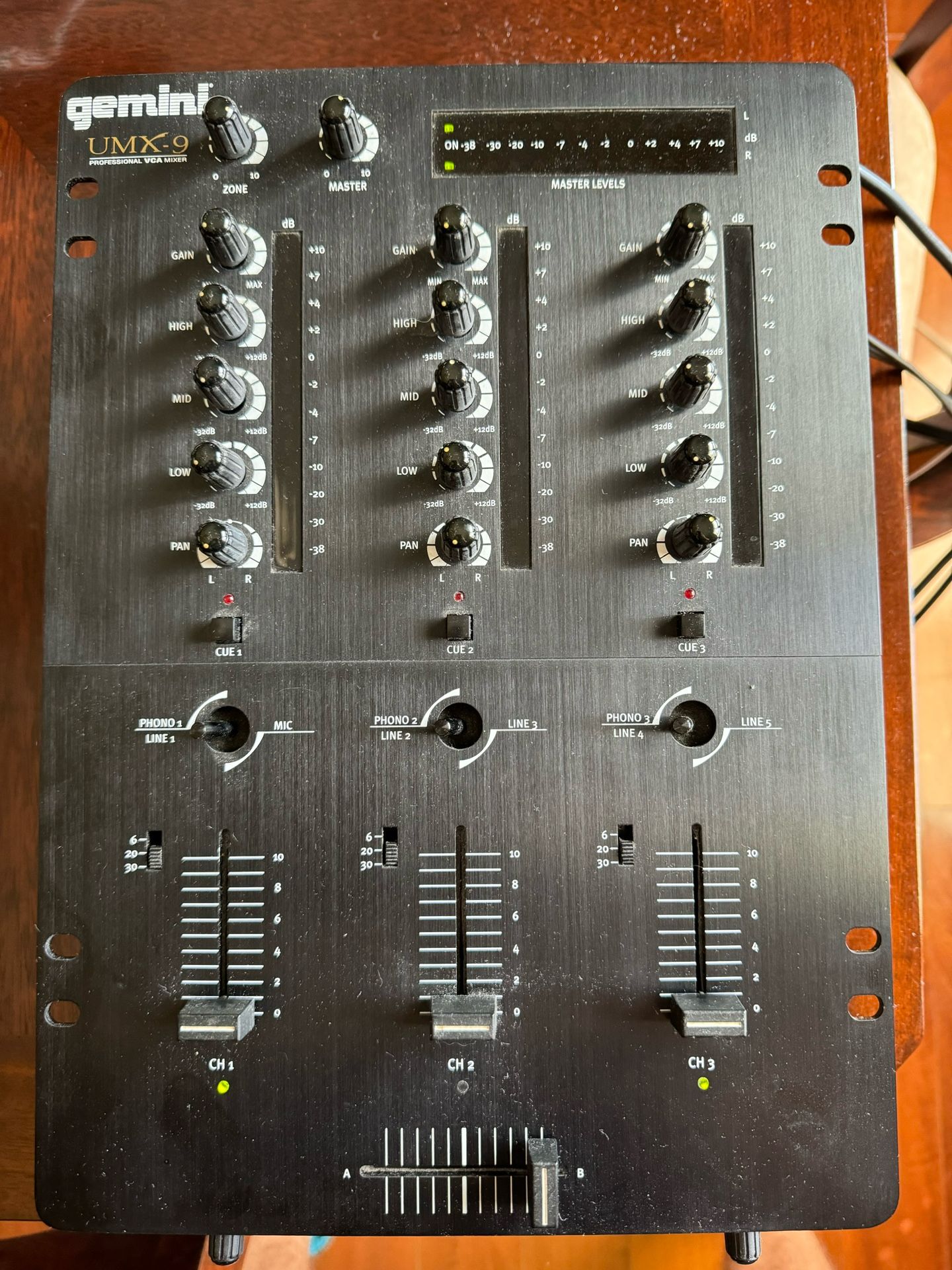 Gemini UMX-9 Three Channel Mixer