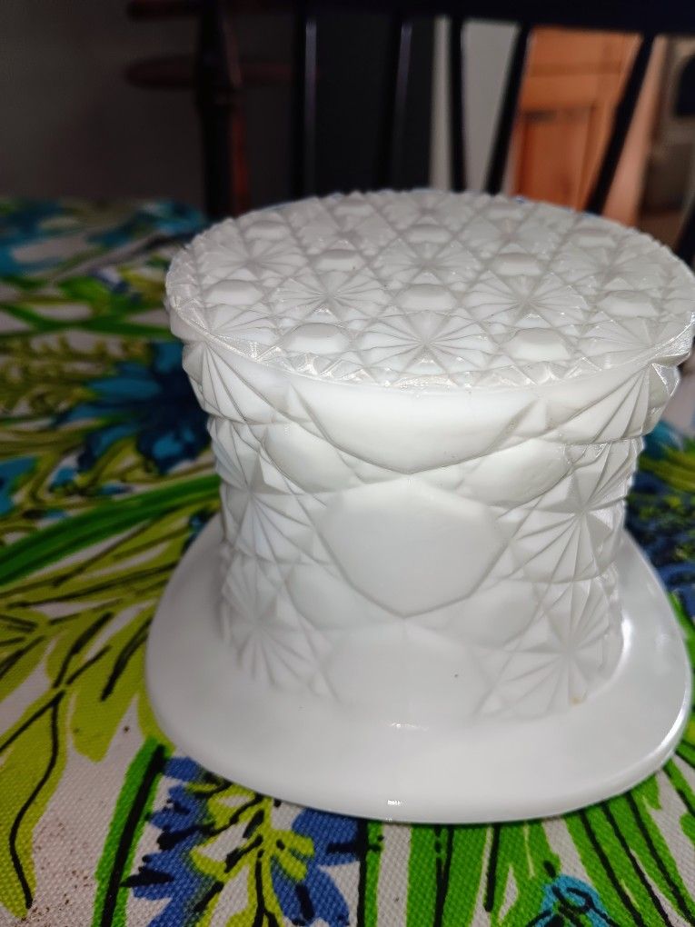 Vintage Fenton Milk Glass Top Hat
