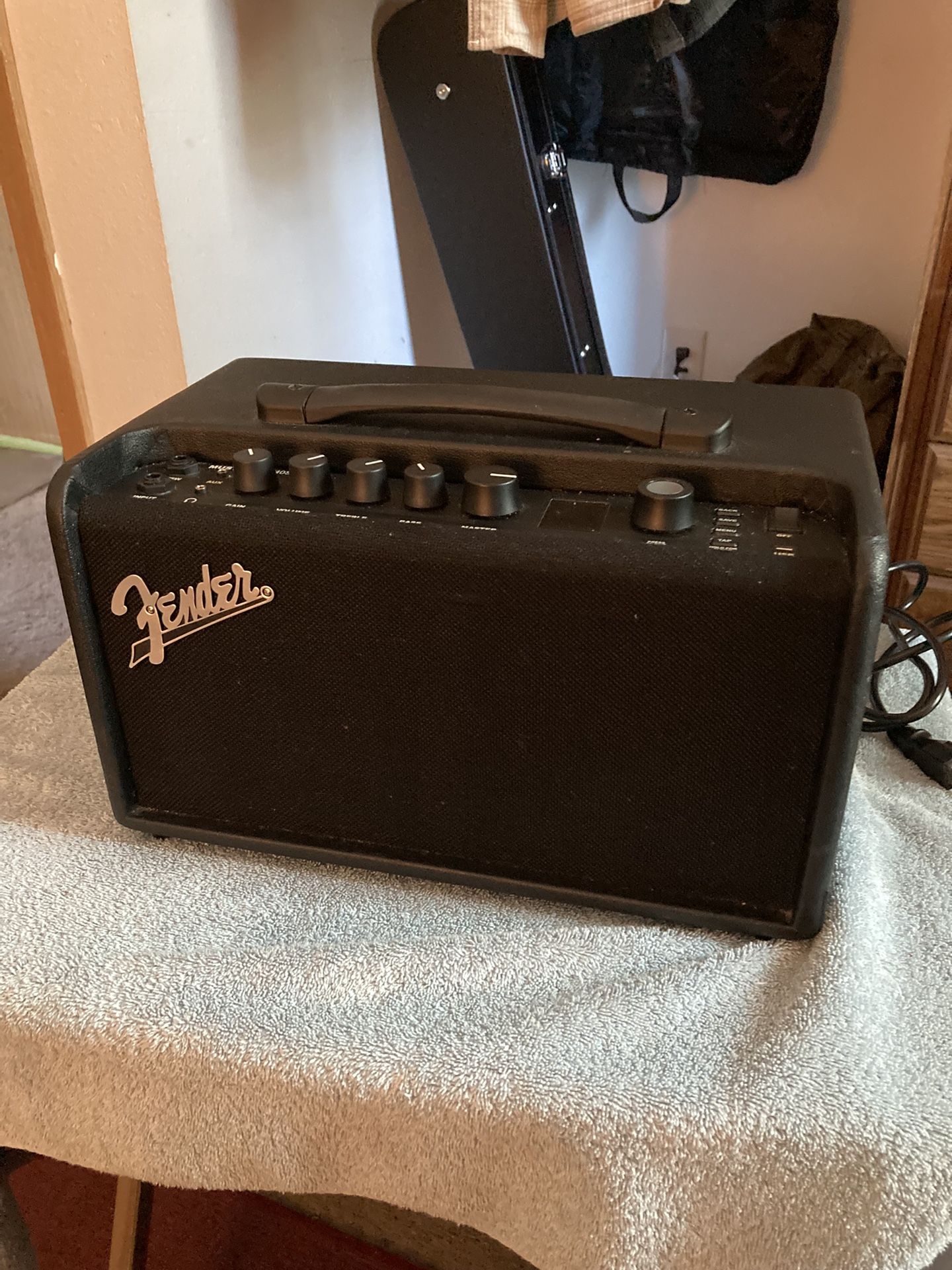 Fender Lt40S. Modeling Amp.