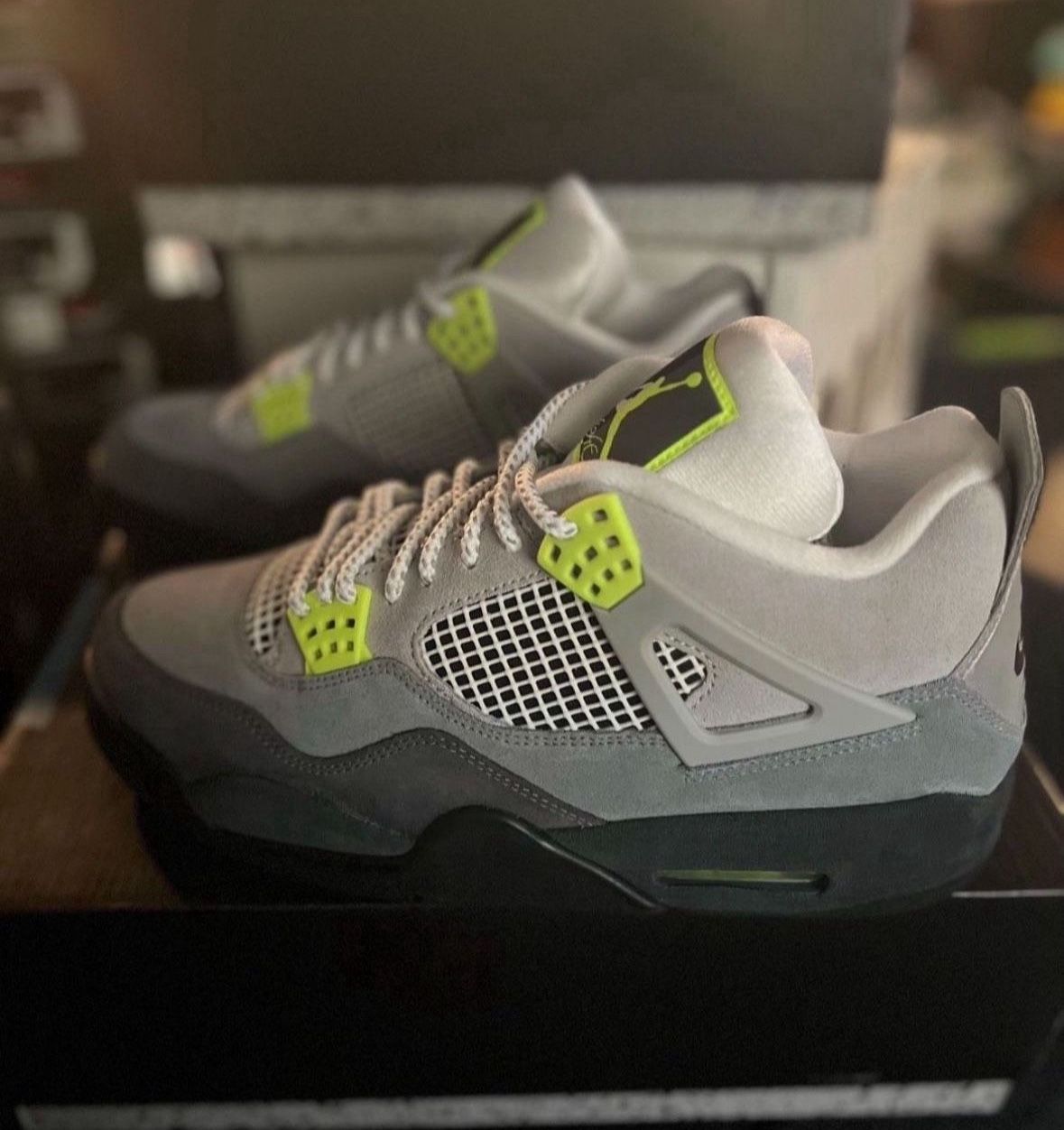 Jordan 4 Retro SE 95 Neon