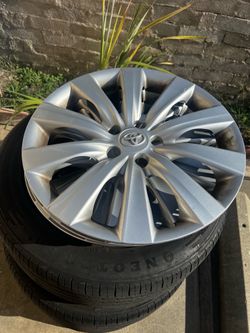 Rims tires hub caps 2013 Toyota Corolla
