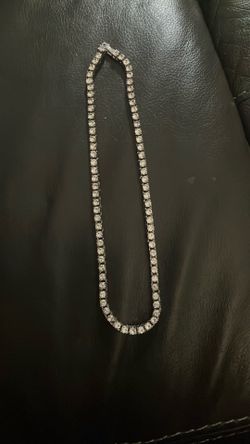 Fake silver diamond neckless