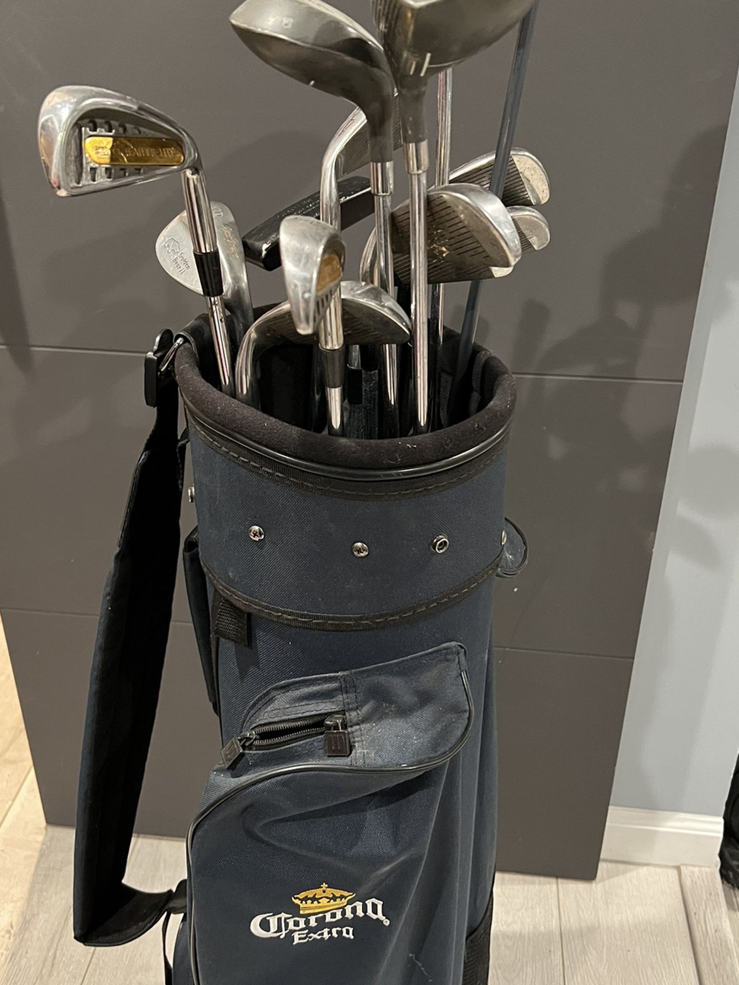 Dave Pelz Feather-light Golf Clubs  complete set And Bag 