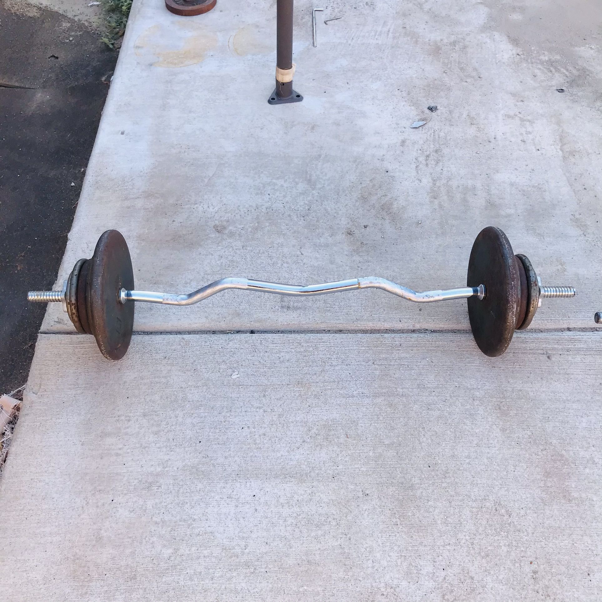 115 Lbs Weights + Curl Bar + Lock Collars