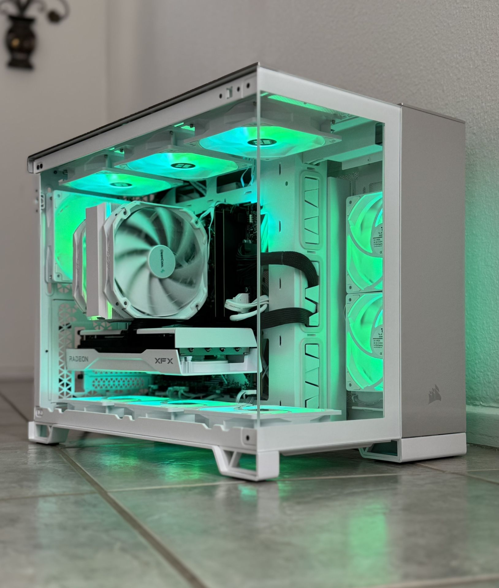 BLACK FRIDAY DEALS!! White Gaming PC | Ryzen 7 7700X + RX 9060 XT White + 32GB DDR5 + 2TB NVMe | 240+ FPS on Fortnite