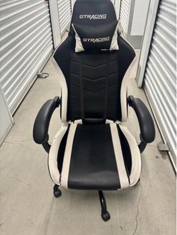 Gaming chair