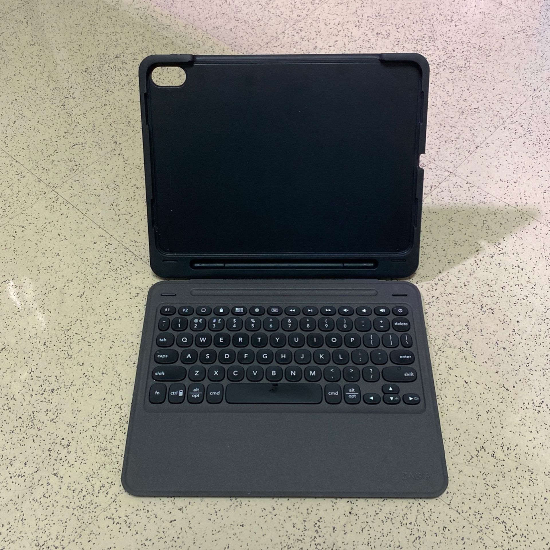 iPad Pro 11 Or iPad Air 4 Zagg Keyboard Case