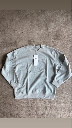 grey alo sweater