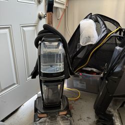 BISSELL REVOLUTION HYDROSTEAM PET