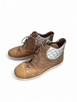 Stuart Weitzman Chairman High Top Sneaker  Stone Leather size 7.5