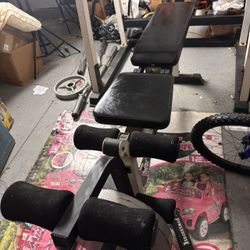 A full set of fitness equipment