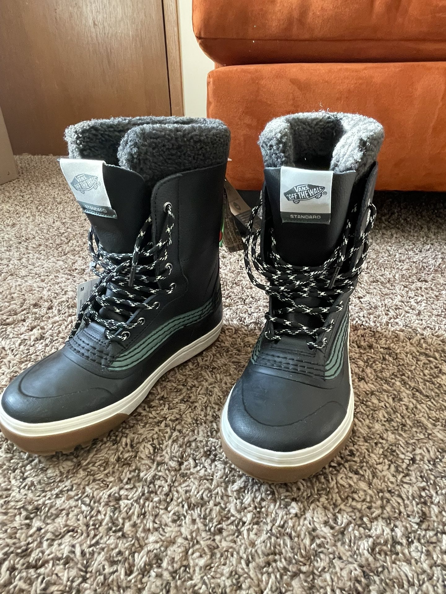 Vans Snow MTE Boots NWT