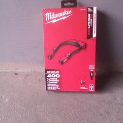 Milwaukee Red lithium USB 400L NECKLIGHT