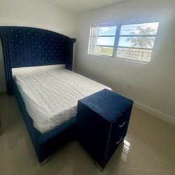 ROYAL BLUE BED - CAMA AZUL 🤍💙