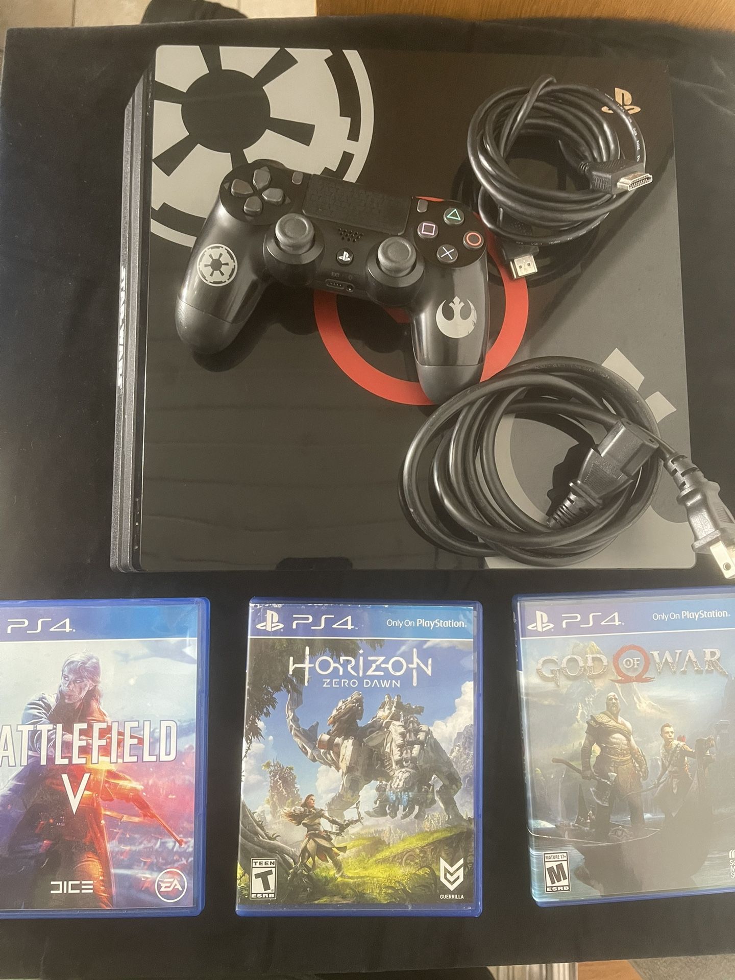 PS4 Pro Bundle Star Wars Edition