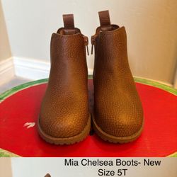 New - MIA Chelsea Boots Size 5T