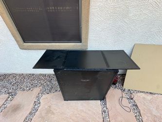 Foldable DJ table.