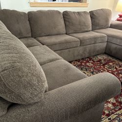 Large Sectional Sofa (Like New)