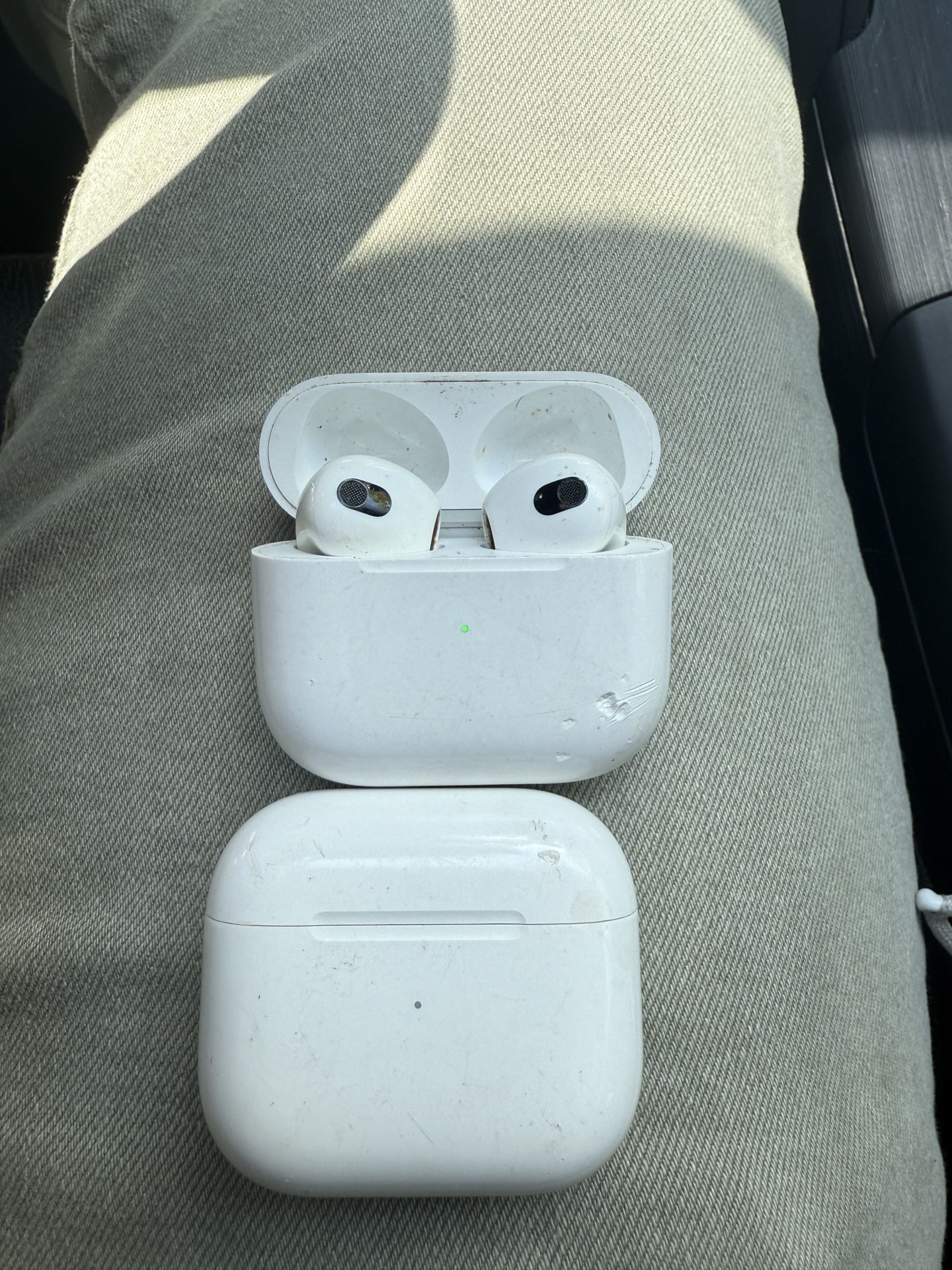 AirPods