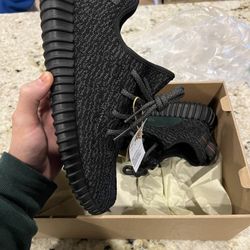 Yeezy 350 pirate black