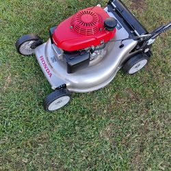 Honda Lawn Mower 3 In 1 Cut GCV 160 
