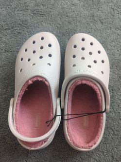 Like new pink fur lined crocs, Size M6, W8
